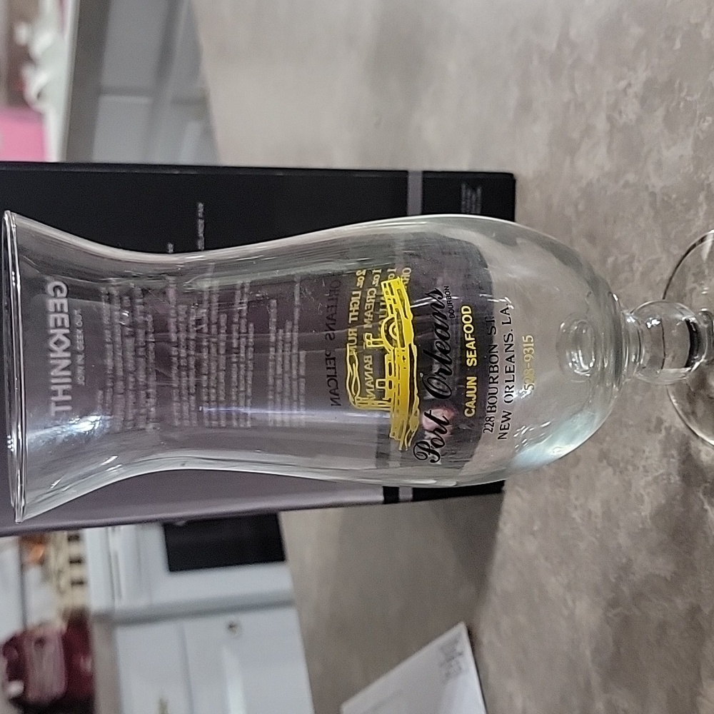 Porr Orleans Hurricane glass